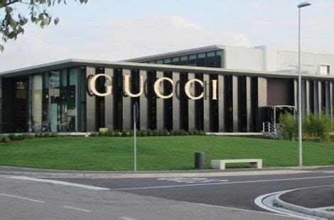 nuova apertura pelletteria gucci massolina|GUCCI apre una nuova Fabbrica e assume personale in Italia..